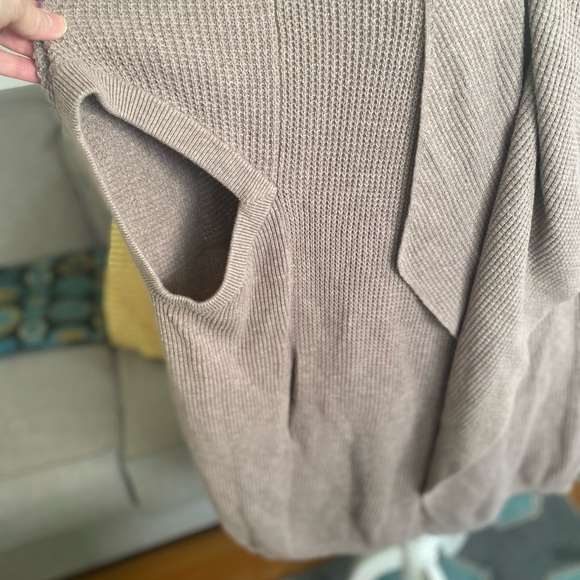 Lands End Sleeveless Cardigan Cotton Waffle Knit XL Beige Pockets Cozy VGUC - Picture 2 of 4